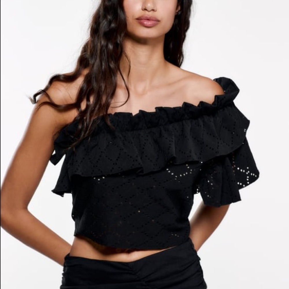 NWT ZARA RUFFLED ONE SHOULDER TOP M